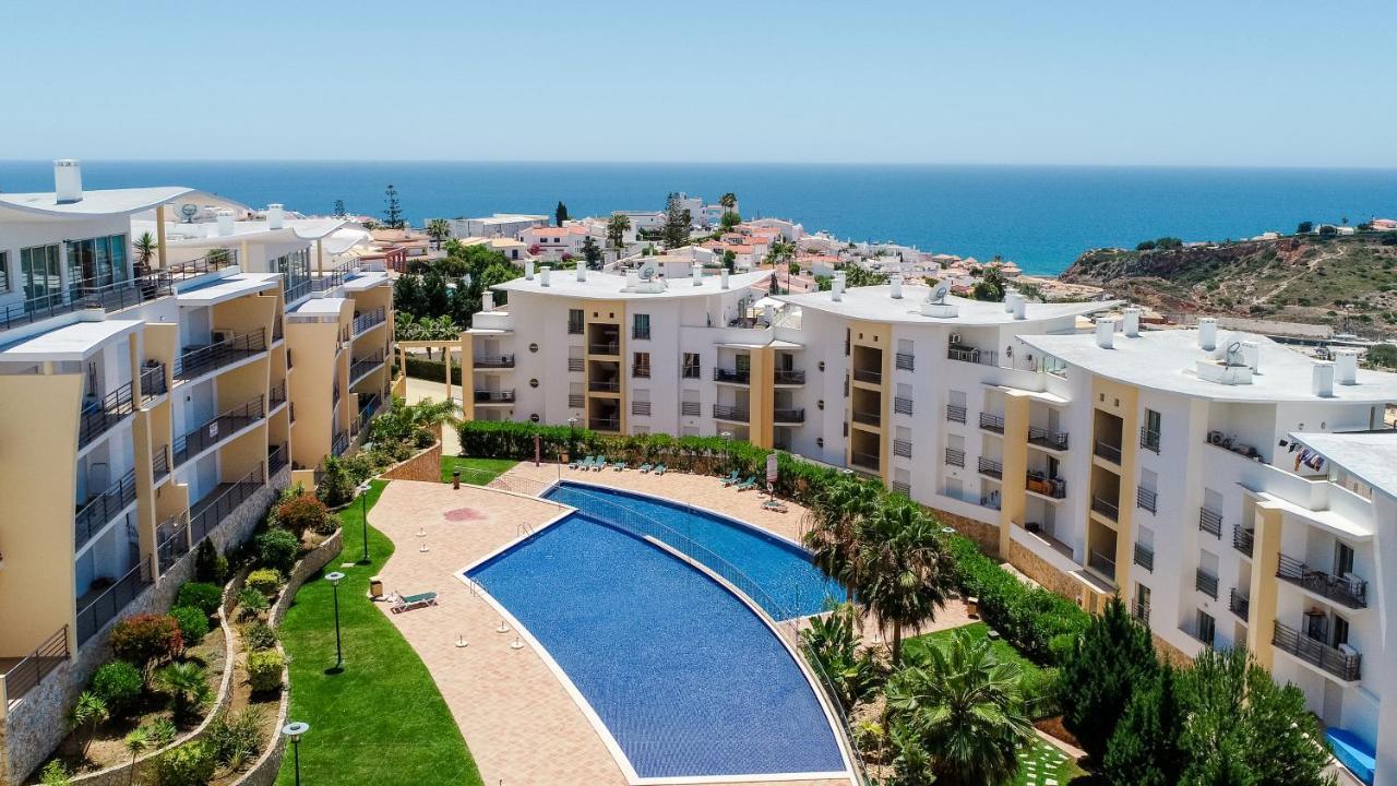 Bnb Homes Ocean View Apartment With Huge Sunny Terrace, 2 Swimming Pools & Tennis Court Albufeira Eksteriør billede