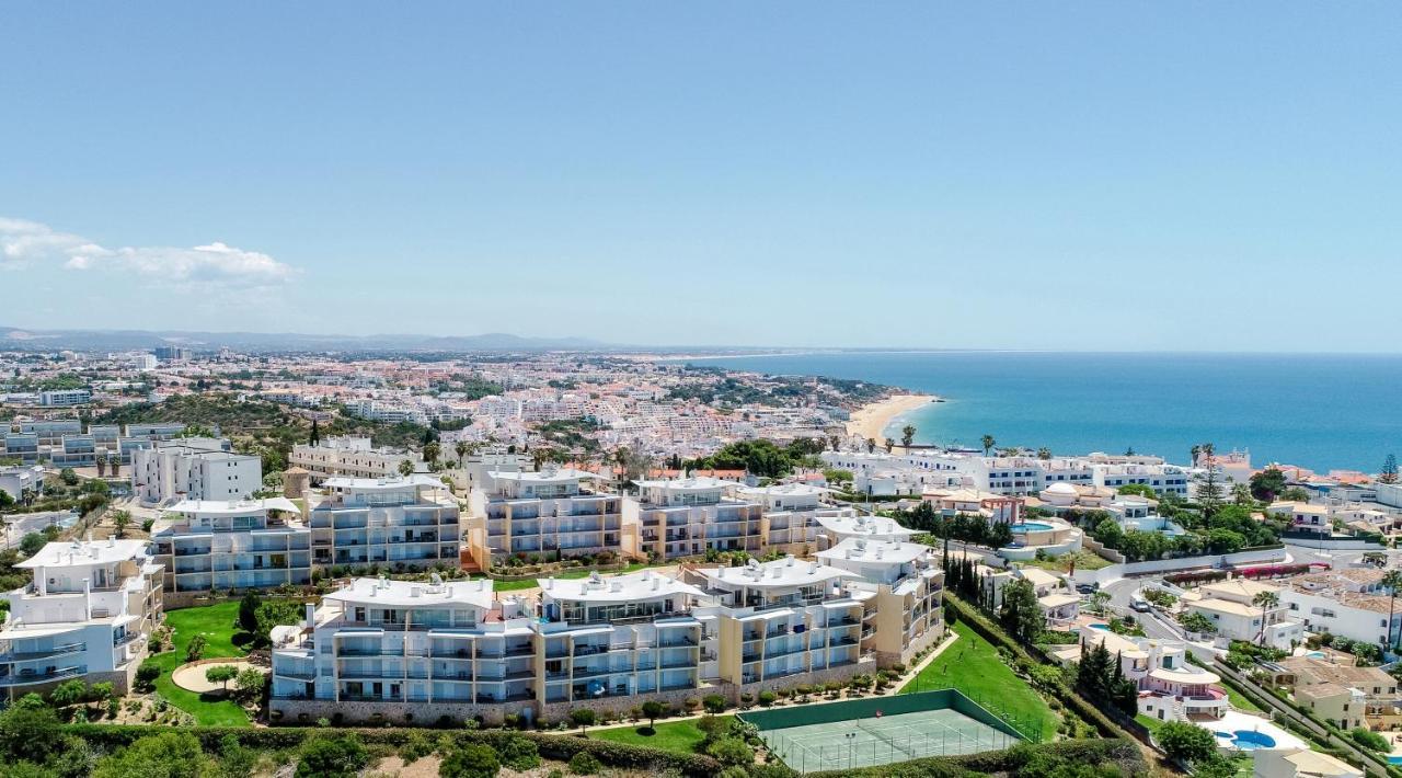 Bnb Homes Ocean View Apartment With Huge Sunny Terrace, 2 Swimming Pools & Tennis Court Albufeira Eksteriør billede