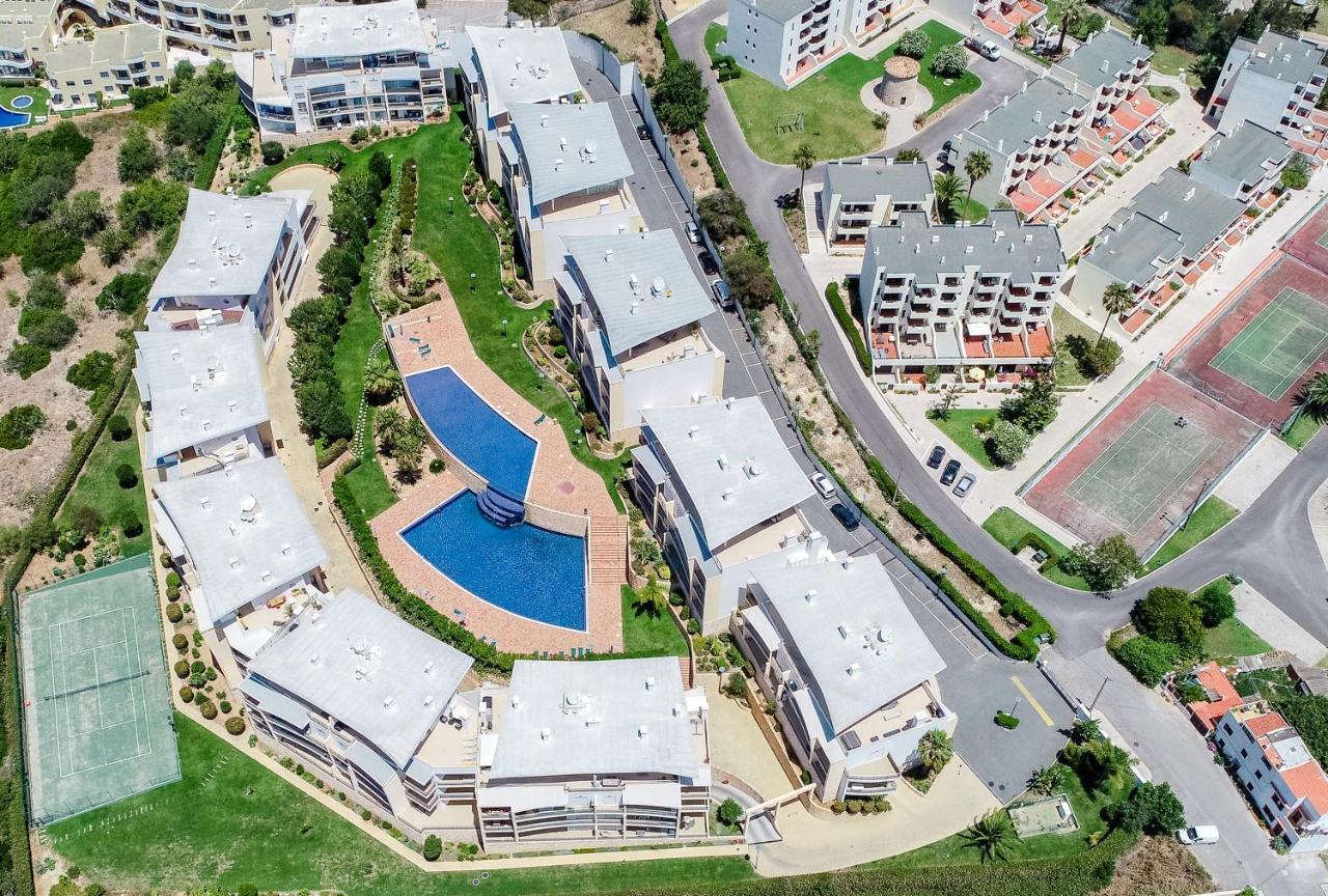 Bnb Homes Ocean View Apartment With Huge Sunny Terrace, 2 Swimming Pools & Tennis Court Albufeira Eksteriør billede
