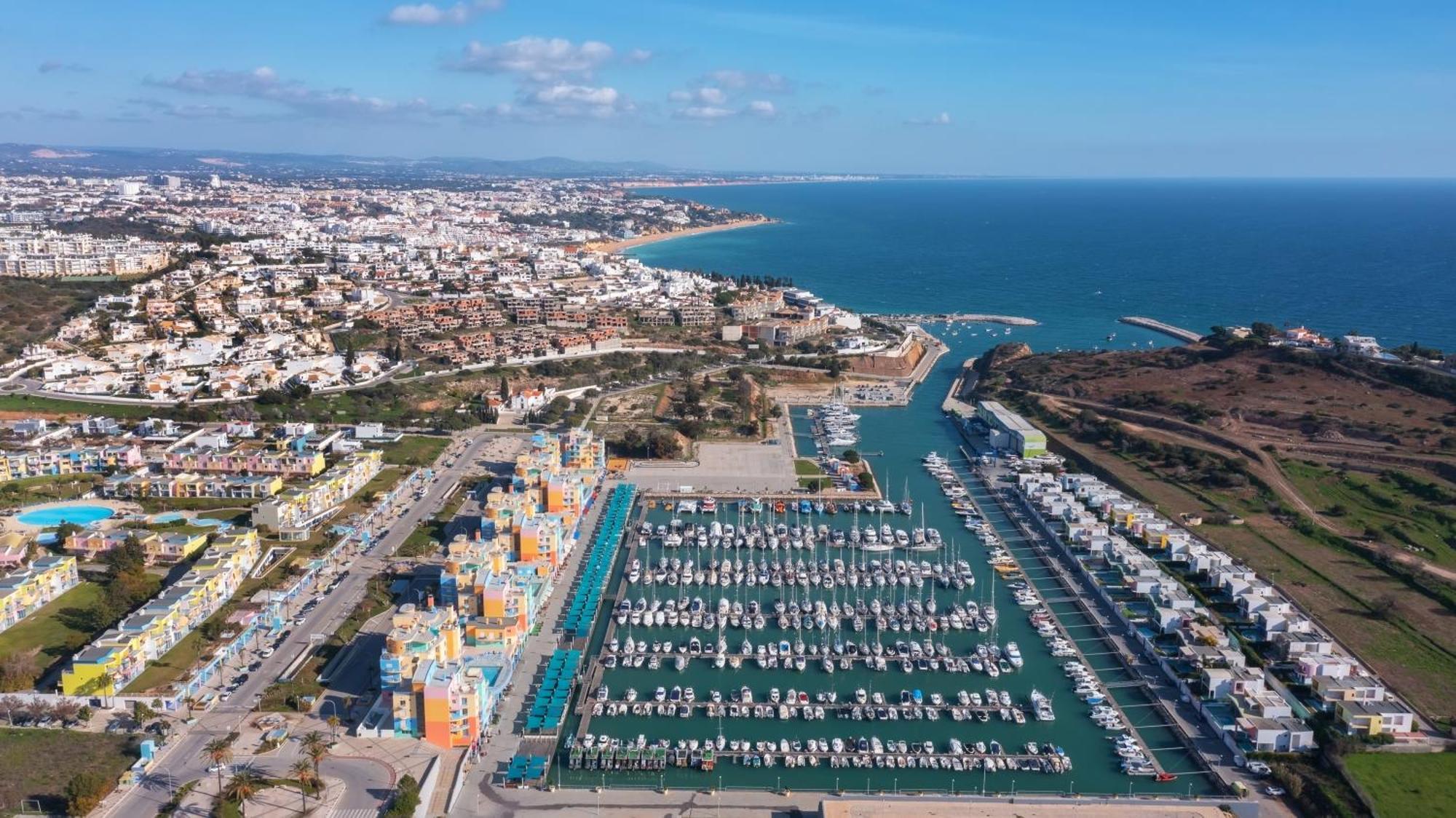 Bnb Homes Ocean View Apartment With Huge Sunny Terrace, 2 Swimming Pools & Tennis Court Albufeira Eksteriør billede